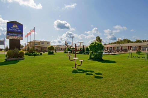 Milan Garden Inn Thorold Екстериор снимка