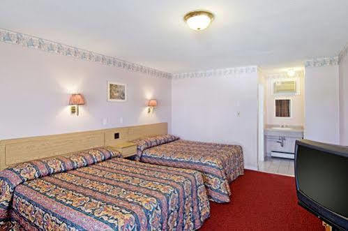 Milan Garden Inn Thorold Екстериор снимка